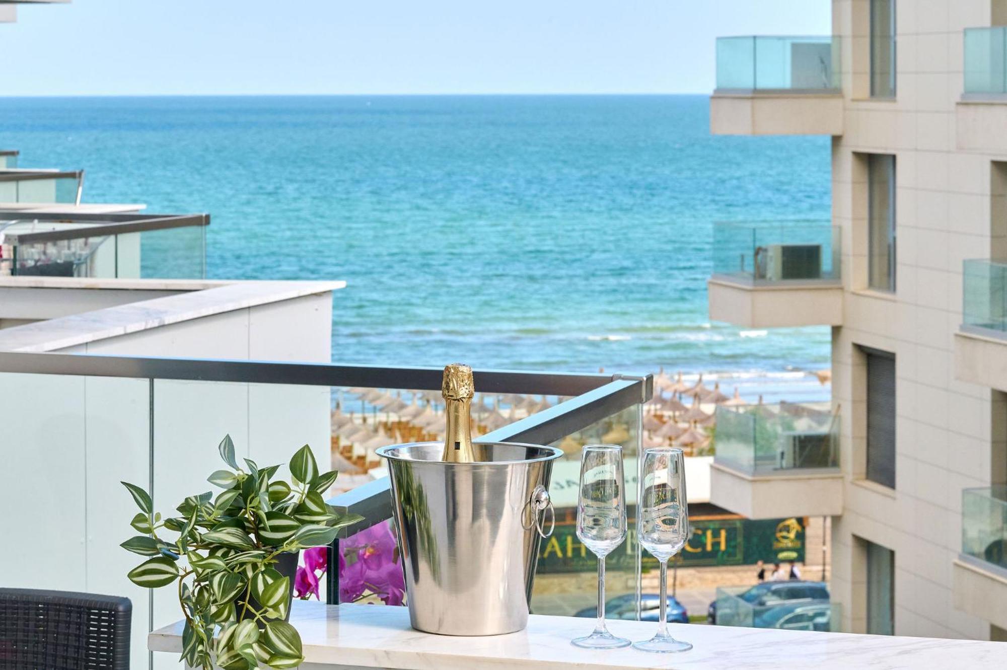 Summer Residence Apartment In Infinity Beach Resort - Parking Mamaia Eksteriør bilde