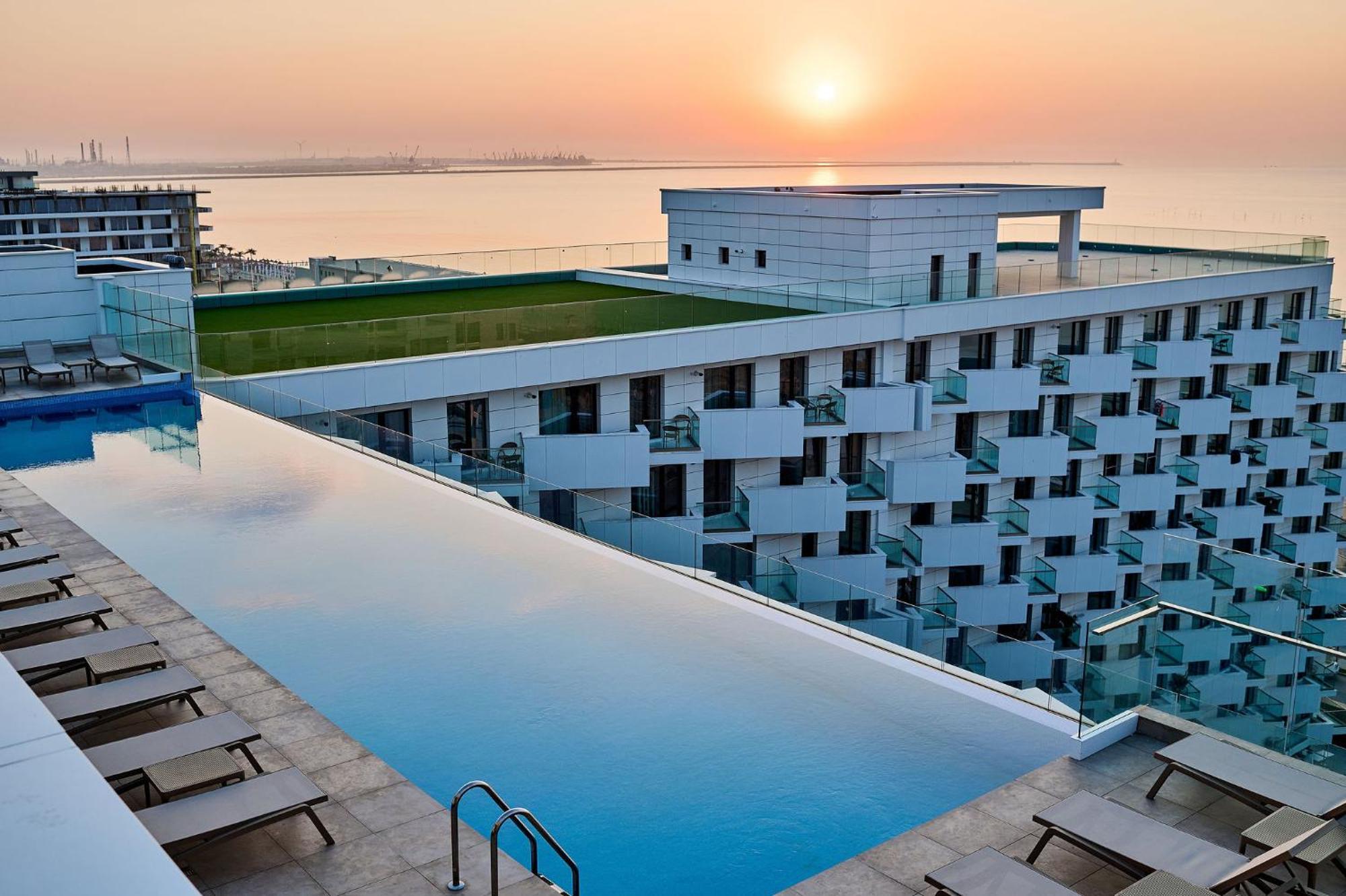 Summer Residence Apartment In Infinity Beach Resort - Parking Mamaia Eksteriør bilde